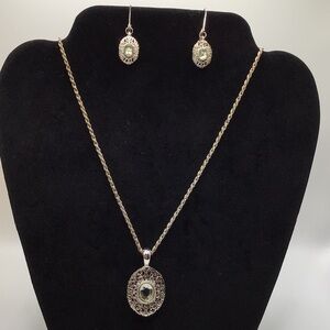 Silver Tone with Glass Faceted Necklace and Earrings Set